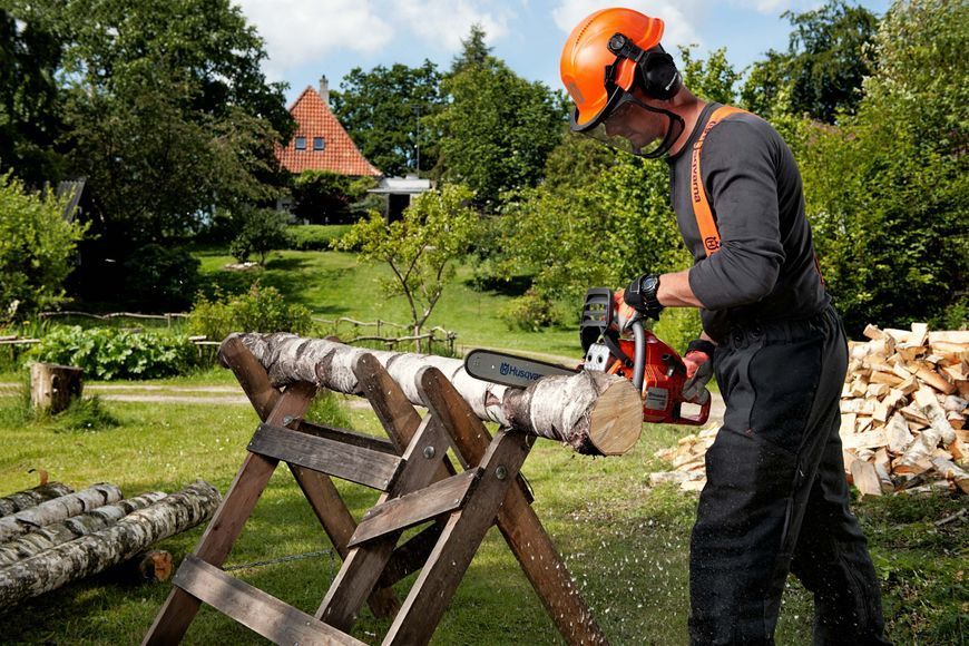 Бензопила Husqvarna 135 Mark II (9678618-14) &mdash; Ланцюгова Пила 38.2 См&sup3;, Шина 35 См, Потужність 2.2 К.С., Офіційна Гарантія