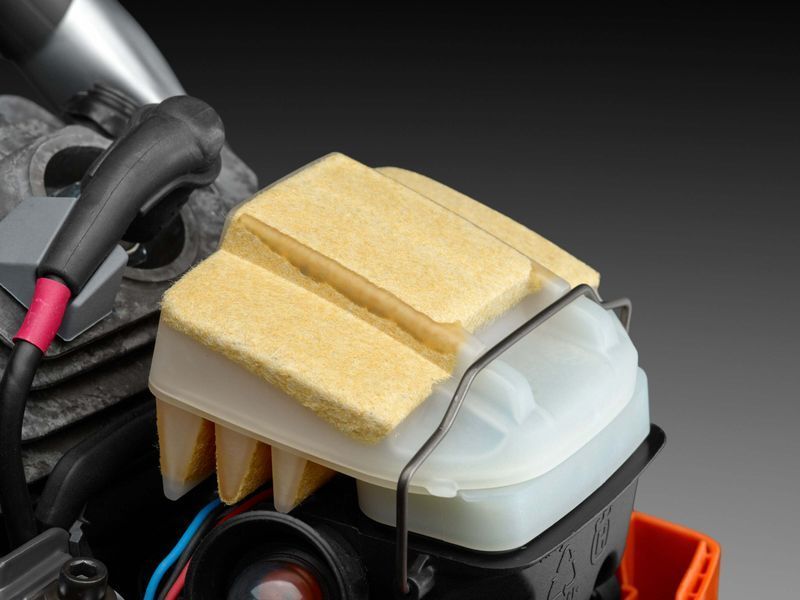 Бензопила Husqvarna 565 (966733918) &mdash; Профессиональная Цепная Пила, Шина 45 См, Мощность 5.0 Л.С., Цепь 68 Звеньев