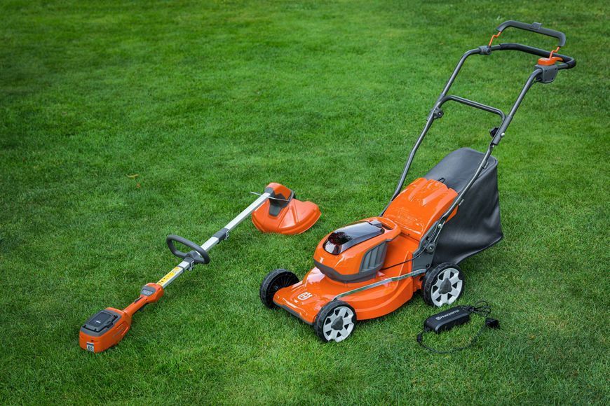 Газонокосилка аккумуляторная Husqvarna LC 137i KIT (970500904 / 9705009-04)