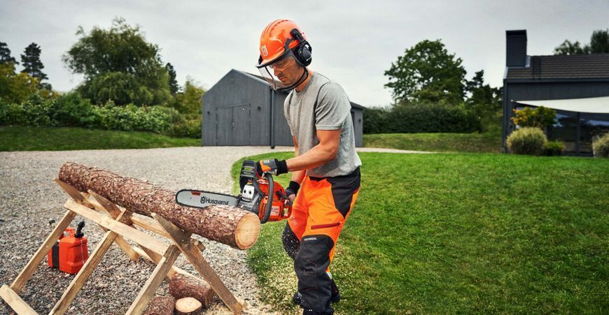 Цепная Пила Husqvarna 445 S (9707019-15) &mdash; Пила 45.7 См&sup3;, Шина 38 См, Мощность 2.8 Л.С., Цепь 64 Звена