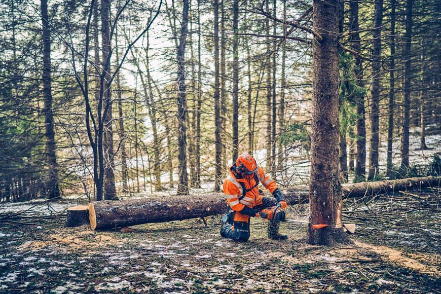 Бензопила Husqvarna 562XP II (9706635-18) &mdash; Професійна Ланцюгова Пила, Шина 45 См, Потужність 4.8 К.С., Ланцюг 68 Ланок