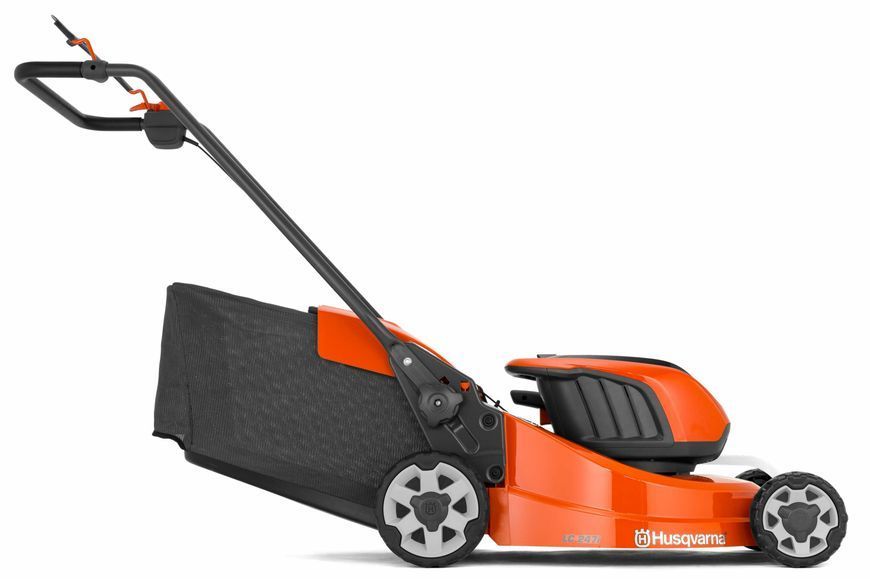 Газонокосилка аккумуляторная самоходная Husqvarna LC 247iS (970542001 / 9705420-01)