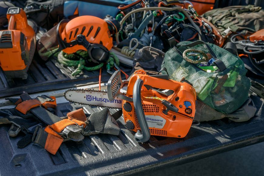 Бензопила Husqvarna T525 (9707375-10) &mdash; Шина 25 см, Мощность 1.5 Л.С., Цепь 0.325" Mini