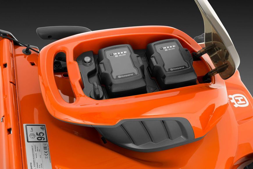 Газонокосилка аккумуляторная самоходная Husqvarna LC 247iS (970542001 / 9705420-01)